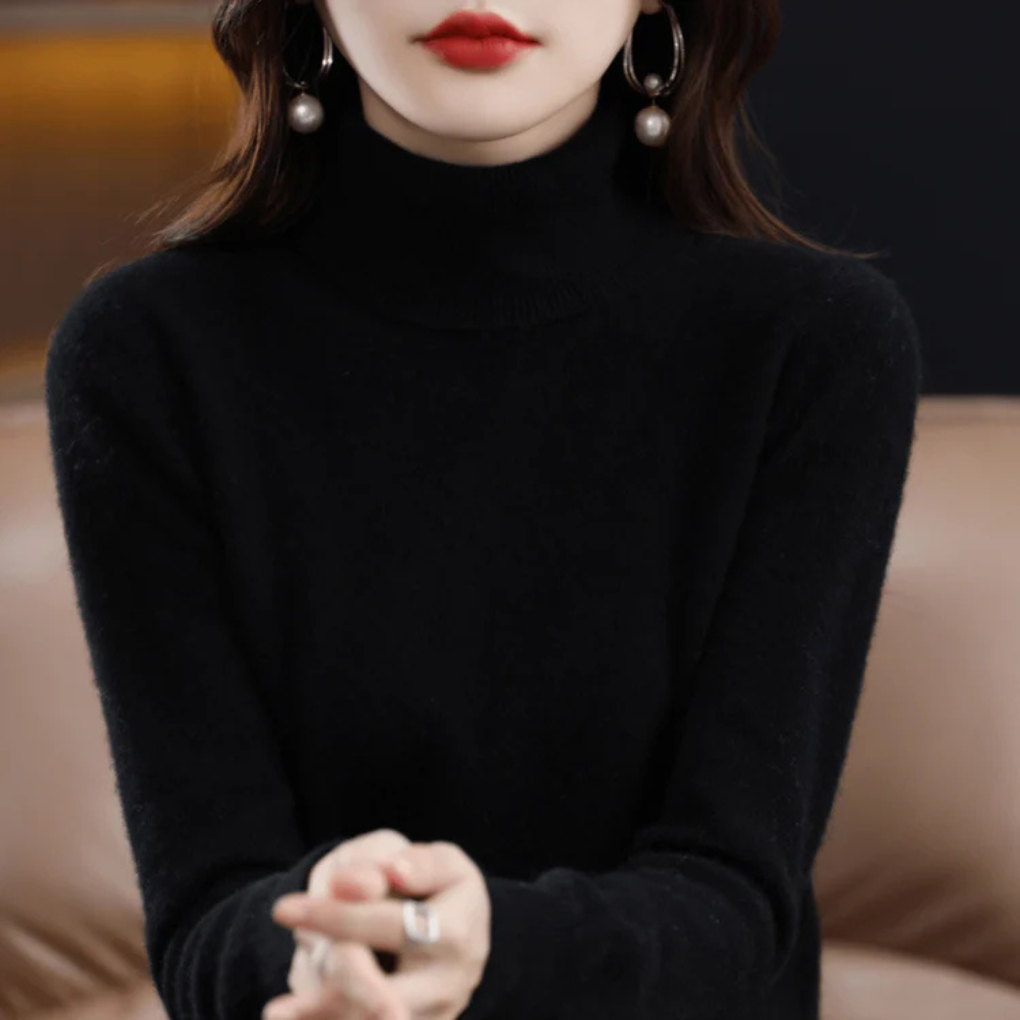 Women’s Fine-Knit Turtleneck Sweater
